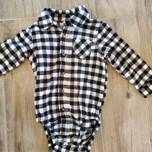 Twin Boy Carter's outfits with suspenders - Picture 4 of 4